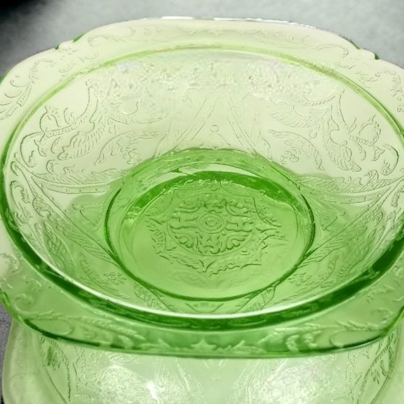 Glowing Fruit/Dessert Bowl Madrid Green Depression Glass by Federal Glass 1932 - Picture 10 of 12